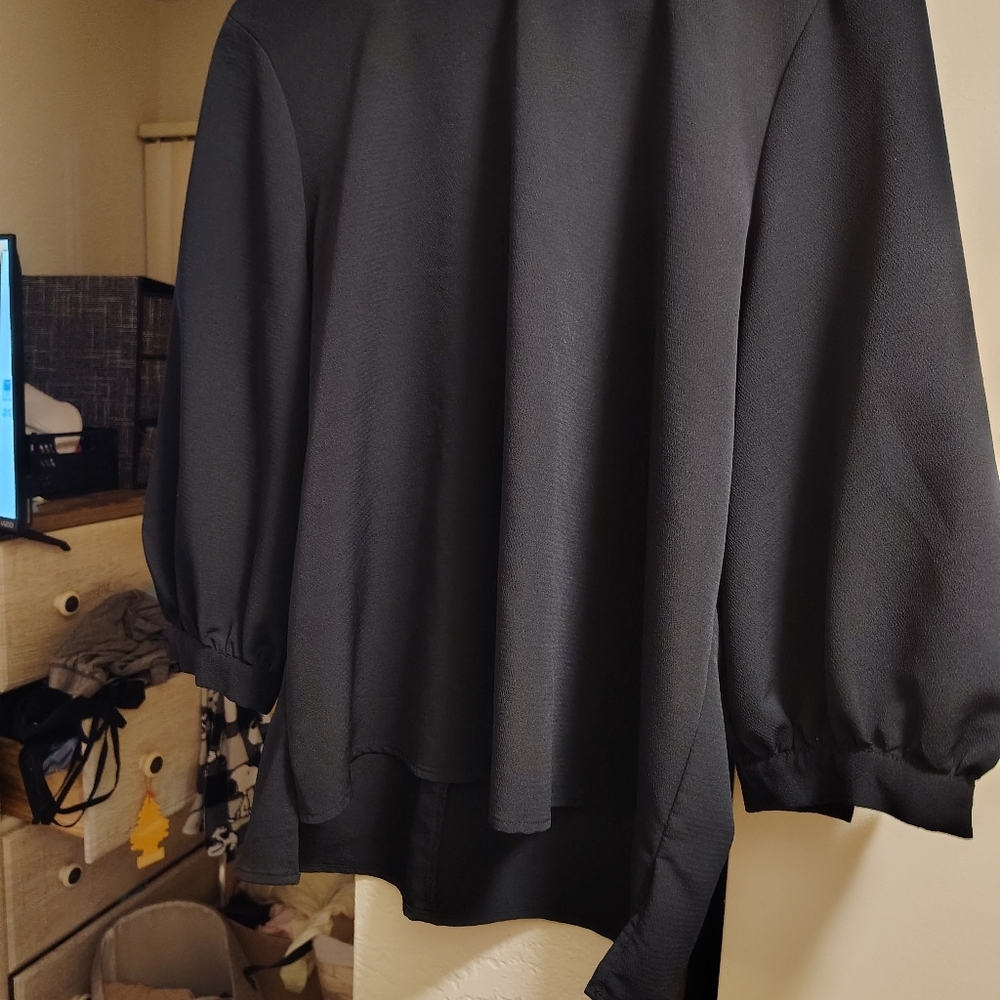 Cute black top for sale - Picture 3 of 5